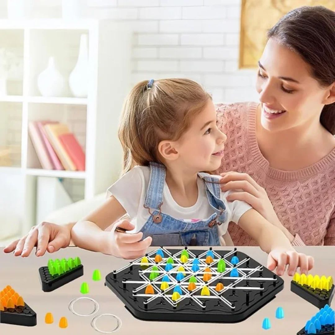 jeu-de-societe-en-famille-mere-fille