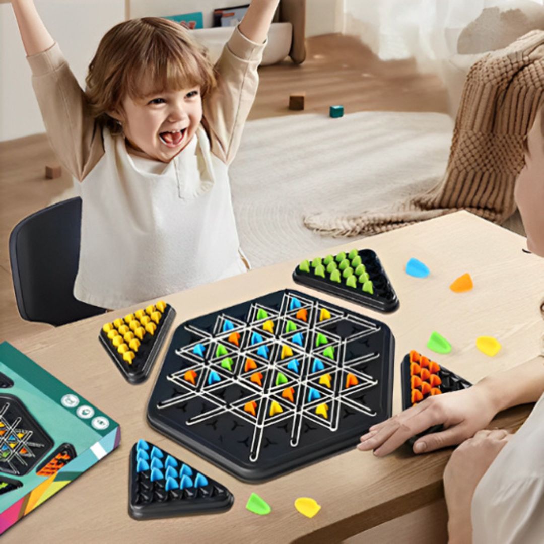 jeu-de-societe-en-famille-sourire