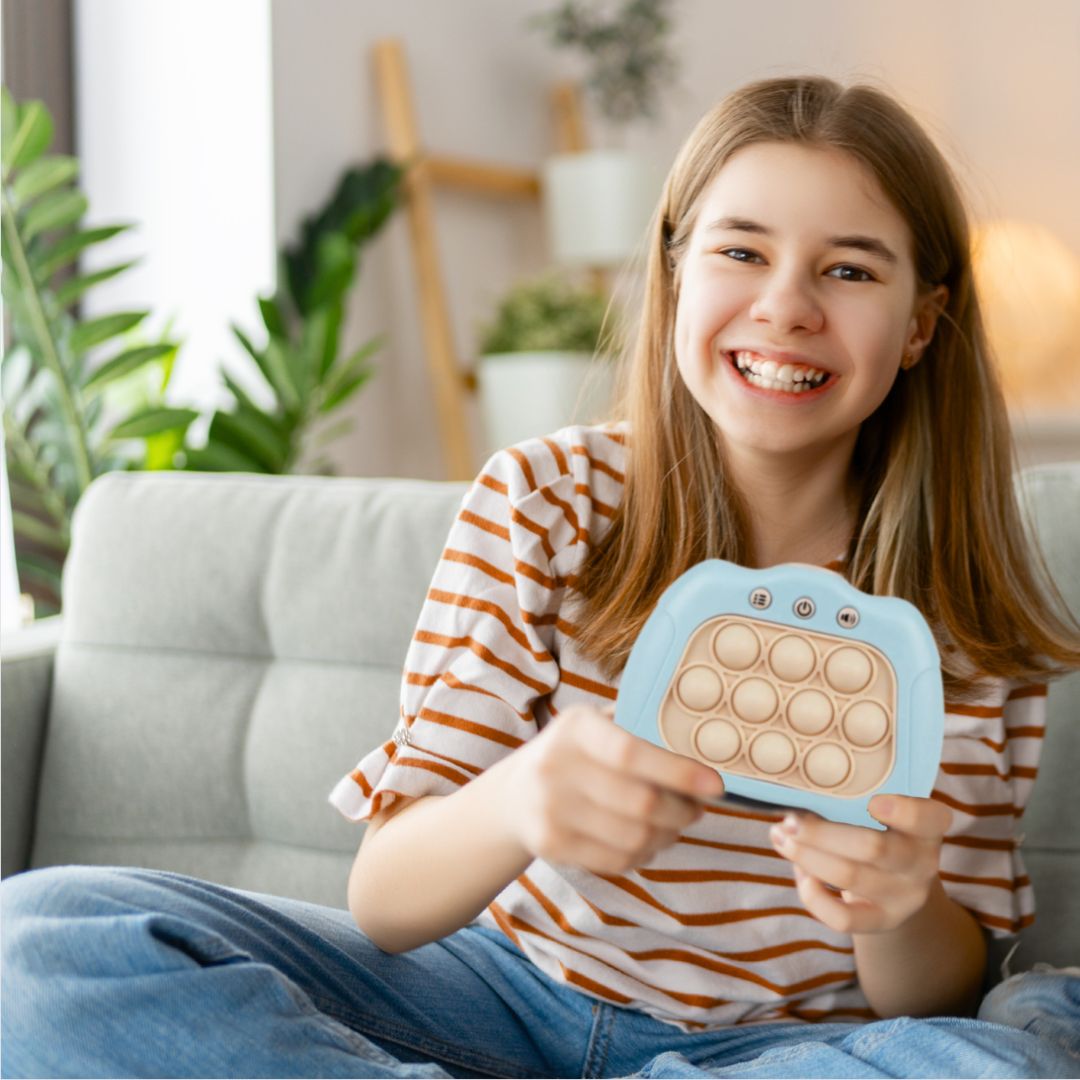 pop-it-fille-heureuse